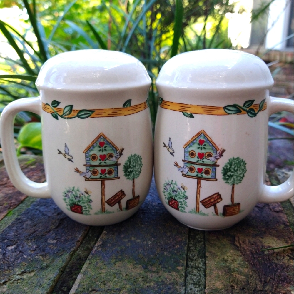 Thompson pottery Birdhouse salt and pepper